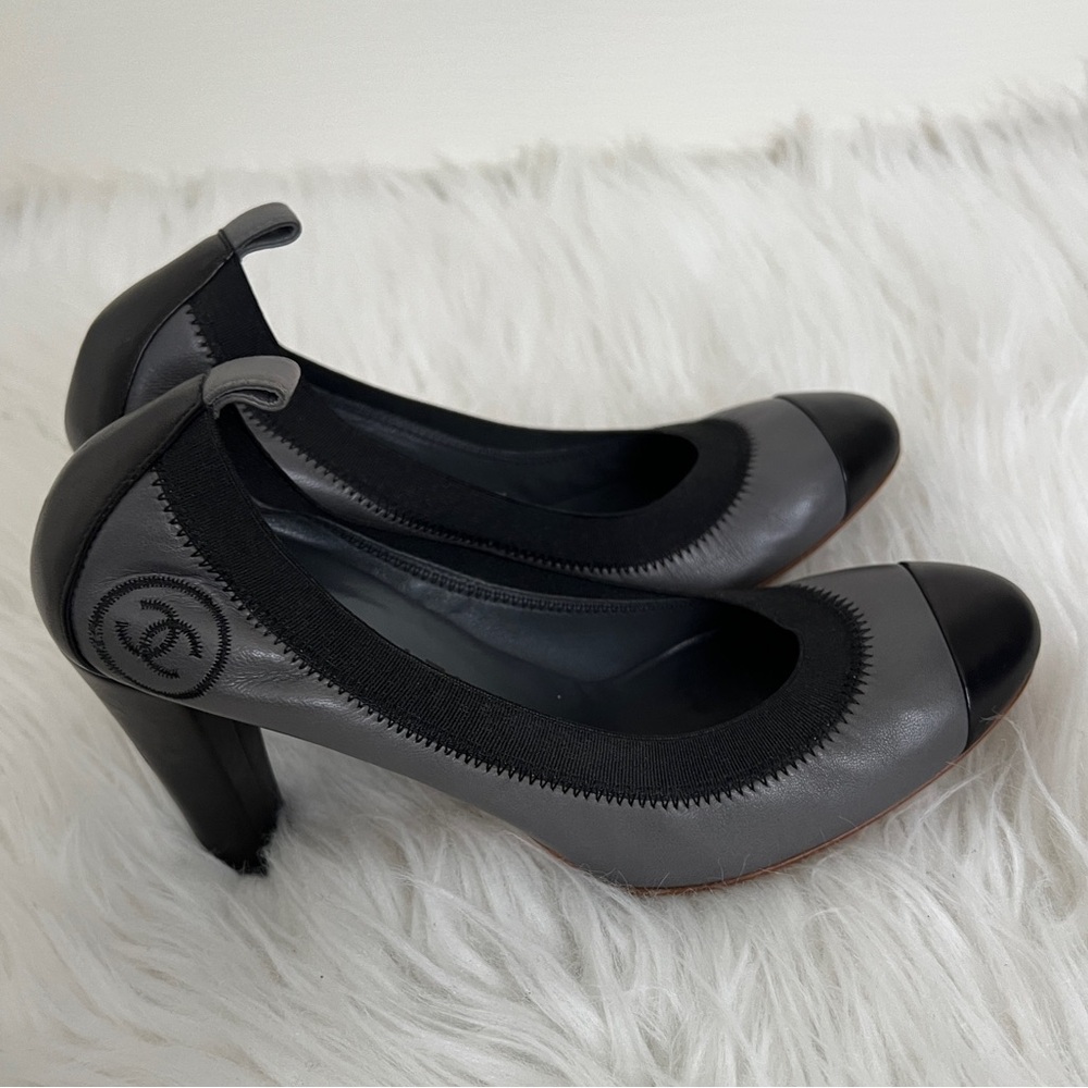 CHANEL Two-Tone Gray and Black Heels